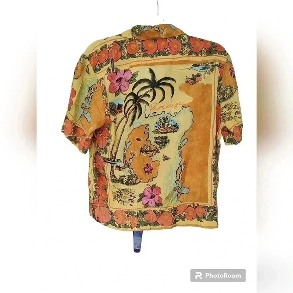 Urban Outfitters Hayden Souvenir Boxy Mix Print Button-Down Shirt Size xS - Picture 6 of 8